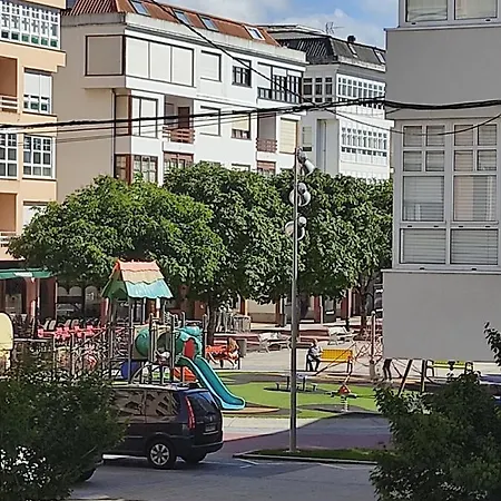 Pequeno, Coqueto Y Centrico. Cedeira